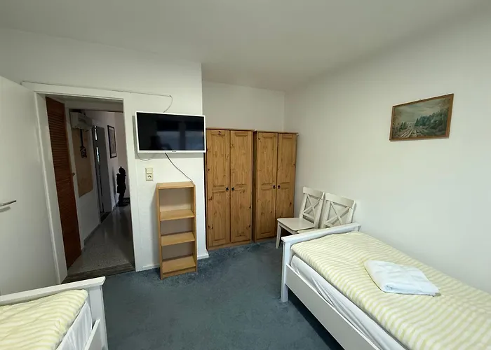 Gaestehaus Mit Garten Feriehus Blankenfelde-Mahlow